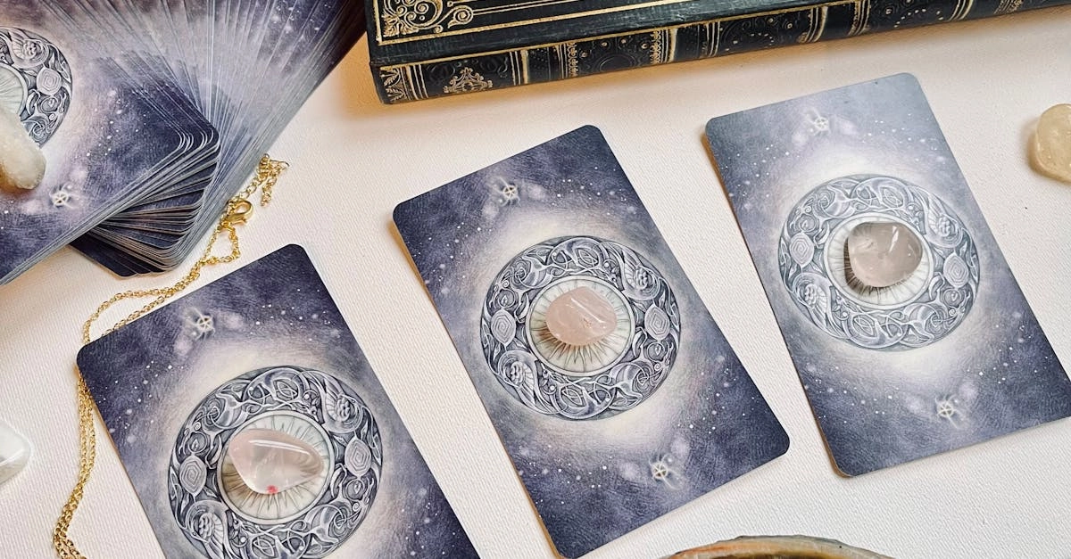 Развитие интуиции через традиционные методы и подходы